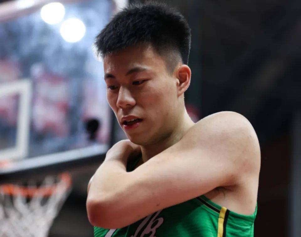 天津男篮险胜对手，获得生死战胜利
