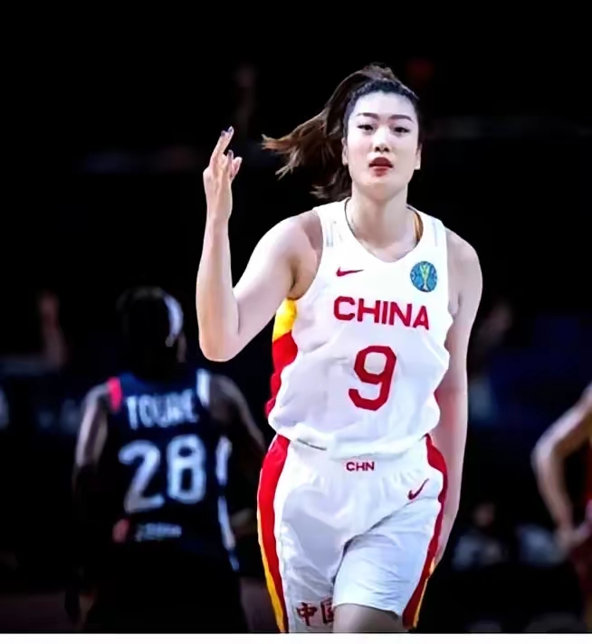 女篮李梦的离开，让深圳亚洲杯压力倍增，U19女篮或无缘张子宇(中国女篮李梦简历)
