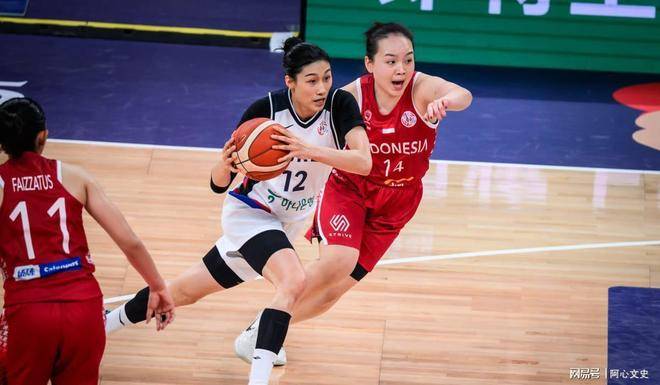 亚洲杯-中国女篮34分狂胜新西兰小组头名晋级4强(女篮亚洲杯中国vs新西兰)