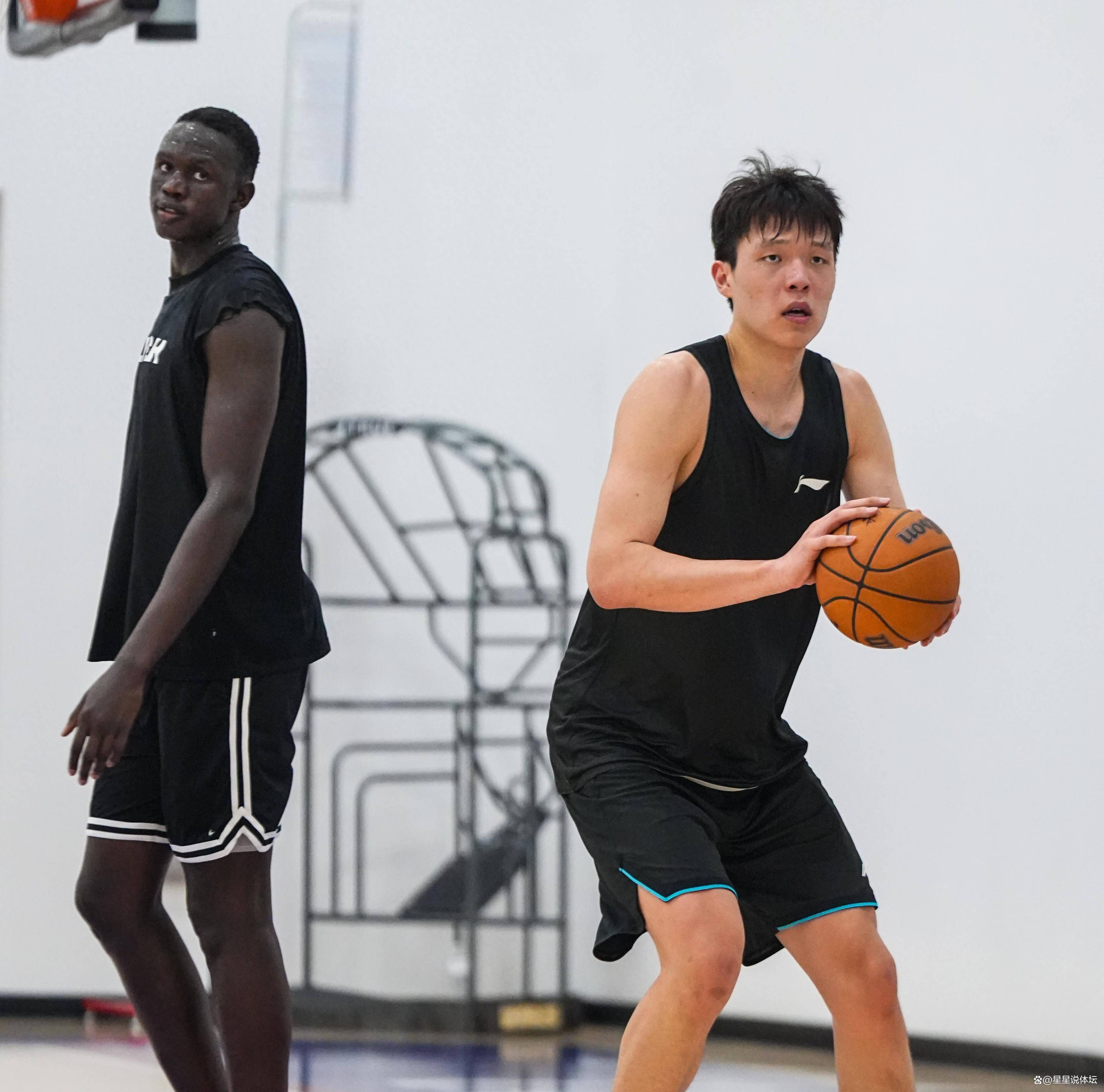 青岛男篮分享杨瀚森赴美日记媒体开放日采访的简单介绍