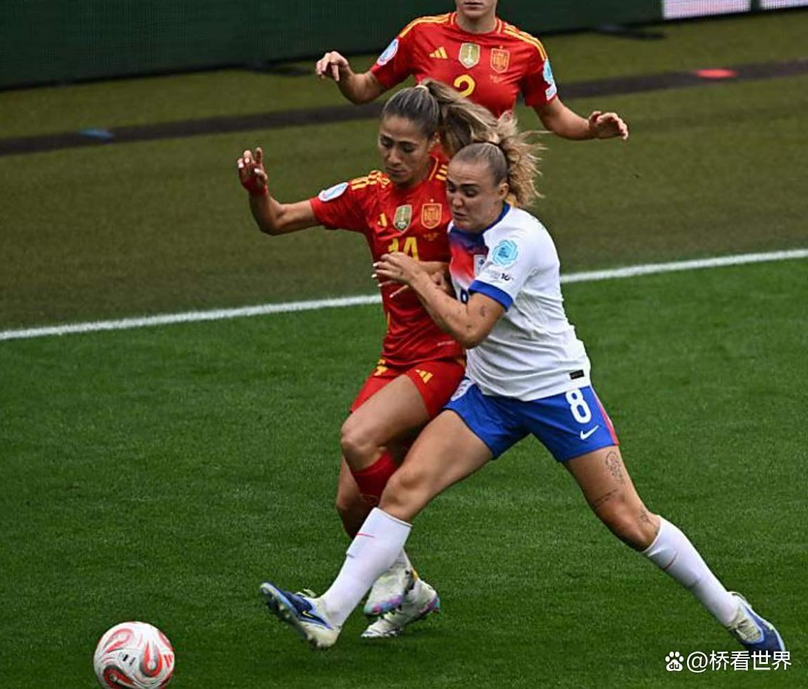 英格兰女足主力门将患有天生斜视欧洲杯屡次扑点救主(女足欧洲杯历届冠军)